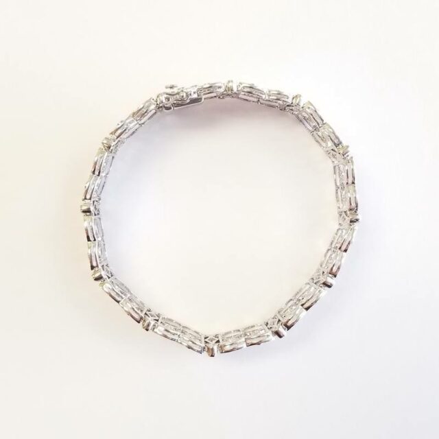 14K White Gold Diamond Bracelet with Leaf Pattern