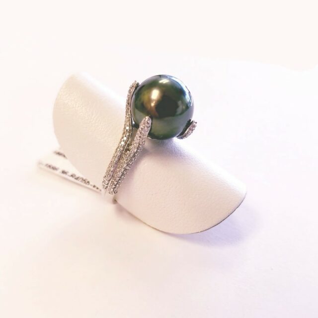 14K White Gold Split Shank Cocktail Ring with Genuine Diamonds and Large Black South Sea Pearl