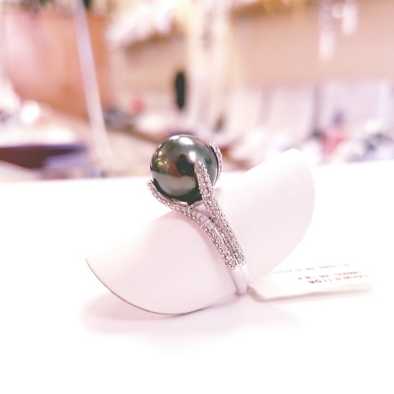 14K White Gold Split Shank Cocktail Ring with Genuine Diamonds and Large Black South Sea Pearl