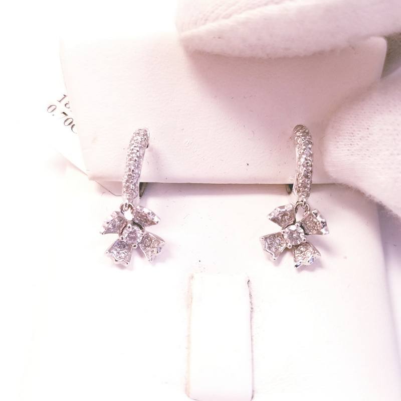 18K White Gold 4 Petal Drop Earrings With Diamonds