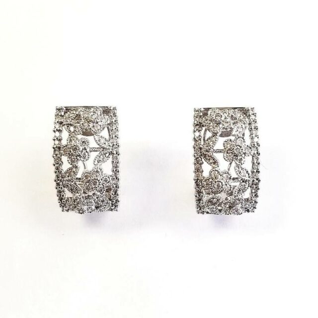 18K White Gold Engraved Flower Earrings With Diamonds