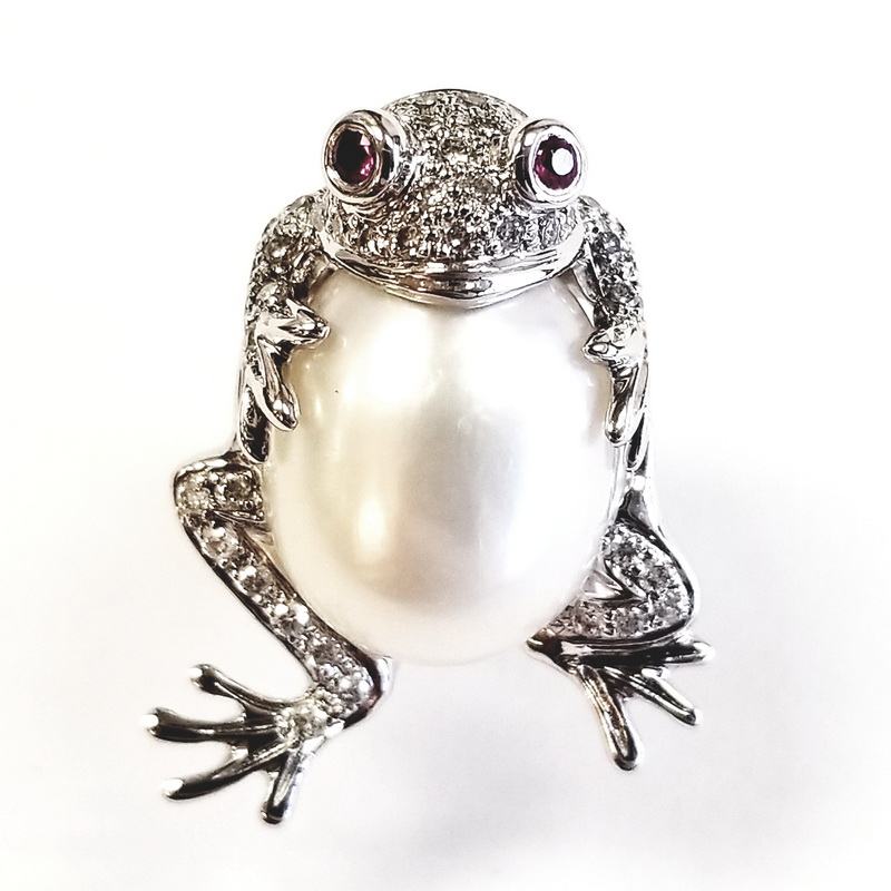 18K White Gold Frog Pearl Earrings With Gemstones