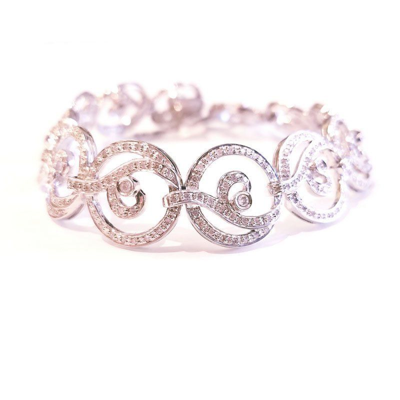 18K White Gold Link Diamond Bracelet with Curled Pattern