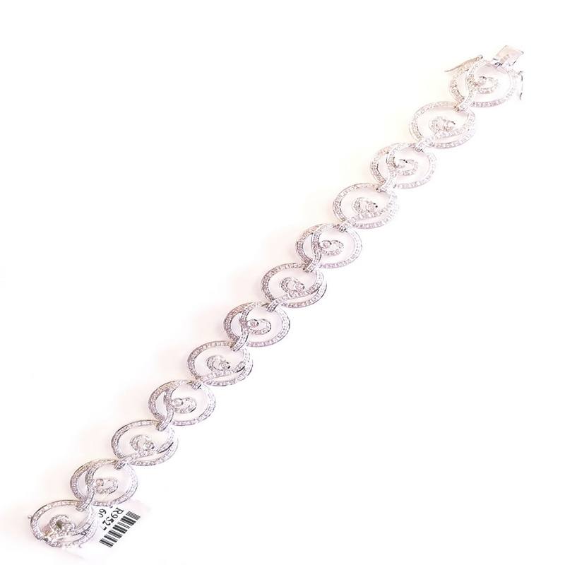 18K White Gold Link Diamond Bracelet with Curled Pattern