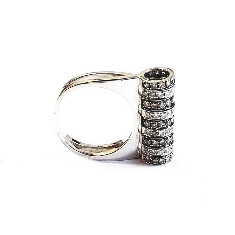 18K White Gold Patterned Circles Ring with Diamonds