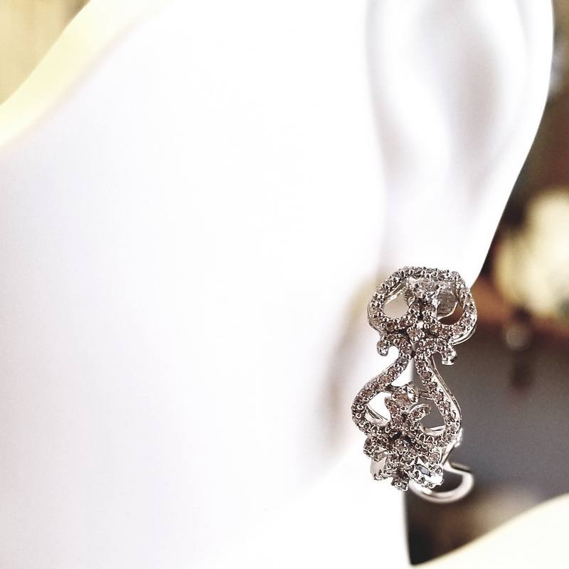 18K White Gold Royal Hearts Diamond Earrings