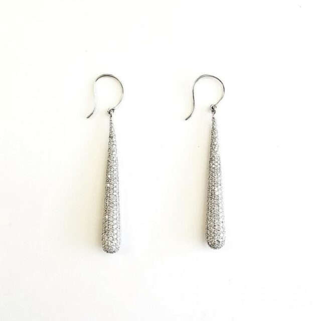 18K White Gold Teardrop Chandelier Earrings