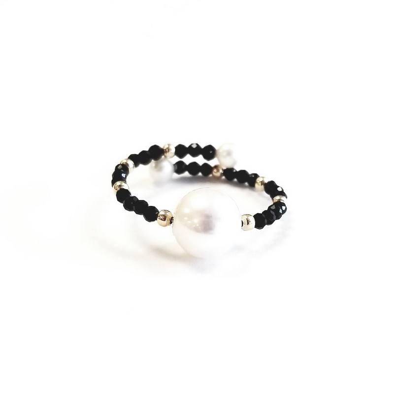 18K Yellow Gold Beaded Black Spinel Ring with Large Pearl