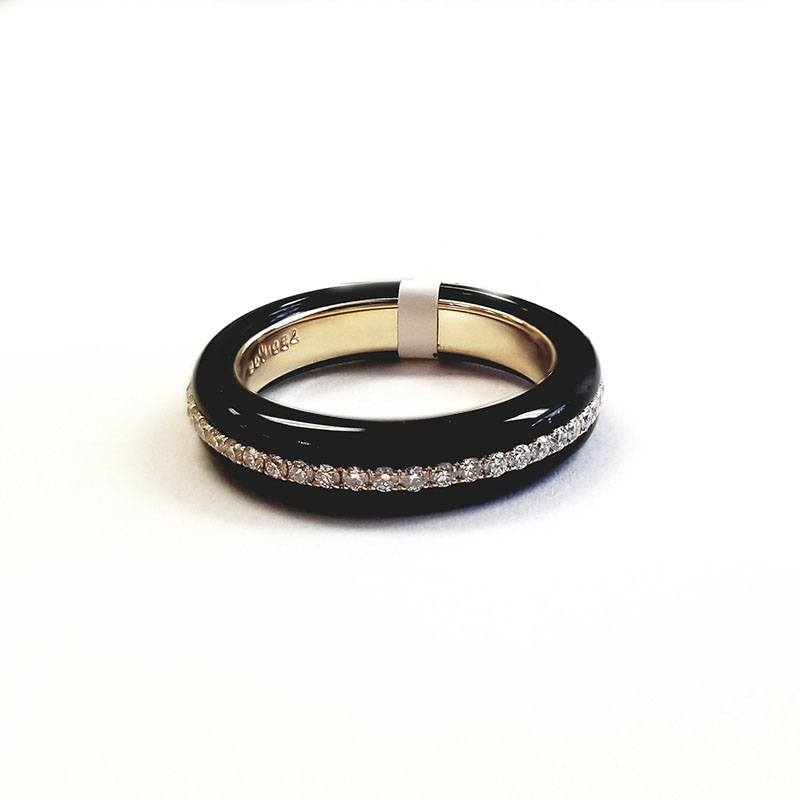 18K Yellow Gold Black Onyx Ring with Pave Diamonds