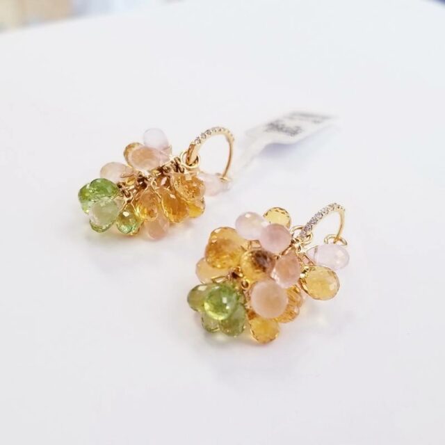 18K Yellow Gold Diamond Earrings With Gemstone Cluster Briolette