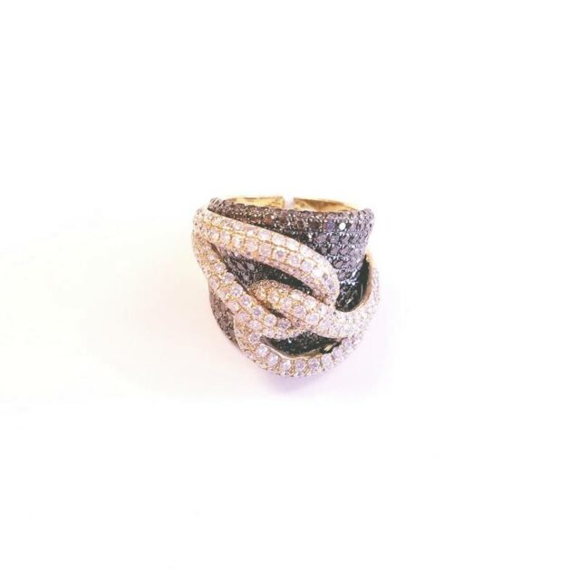 18K Yellow Gold Pave Link Wide Band Ring with White and Brown Diamonds