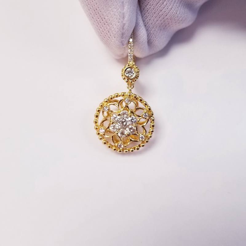 18K Yellow Gold Round Diamond Flower Earrings