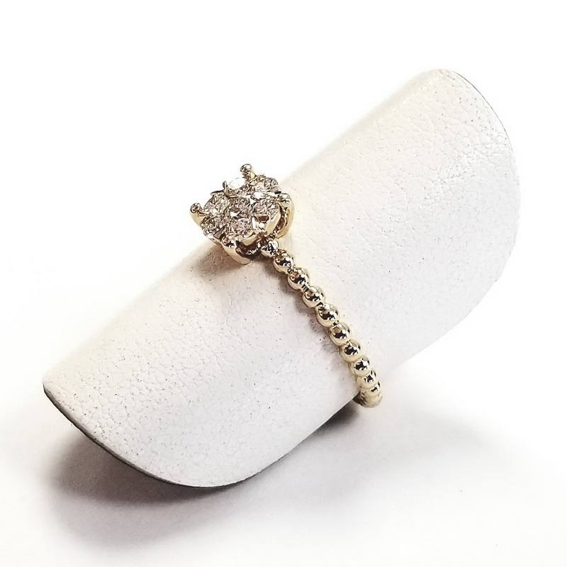 18K Yellow Gold Small Beaded Ring with Large Central Diamond