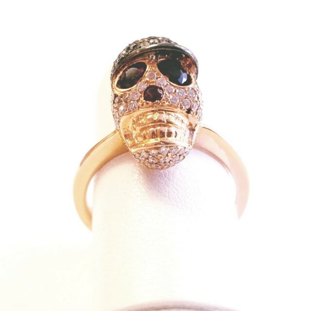 Gioielli D’Amo 18K Rose Gold Pave Skull Ring with Ruby and Diamonds