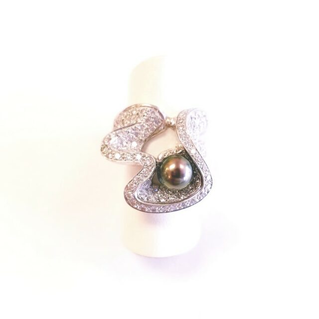 Gioielli D’Amo 18K White Gold Large Pave Cocktail Ring with Black South Sea Pearl and Diamonds