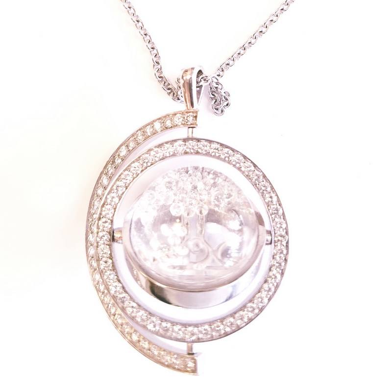 Royal Asscher 18K White Gold Royal Diamond Globe Necklace