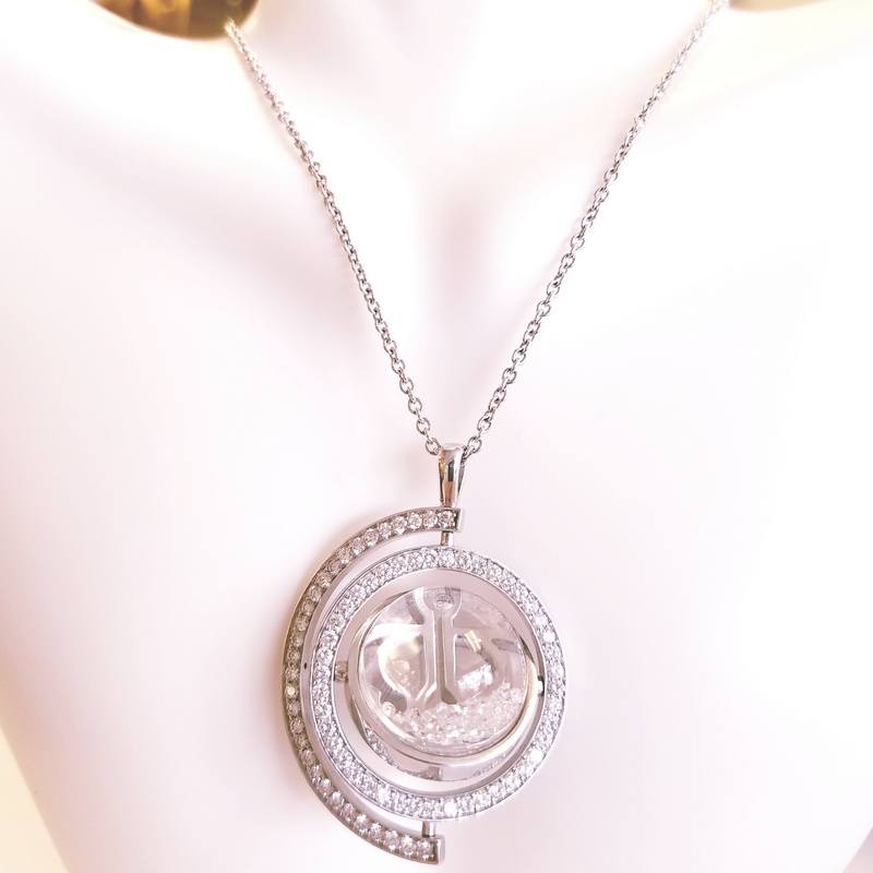 Royal Asscher 18K White Gold Royal Diamond Globe Necklace