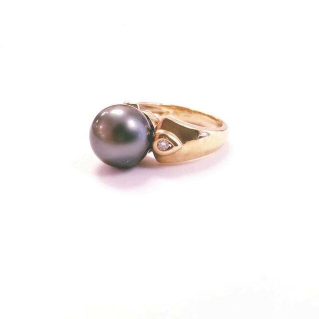 Tara Pearls 18K Yellow Gold Cocktail Ring with Genuine Diamonds and Large Black South Sea Pearl