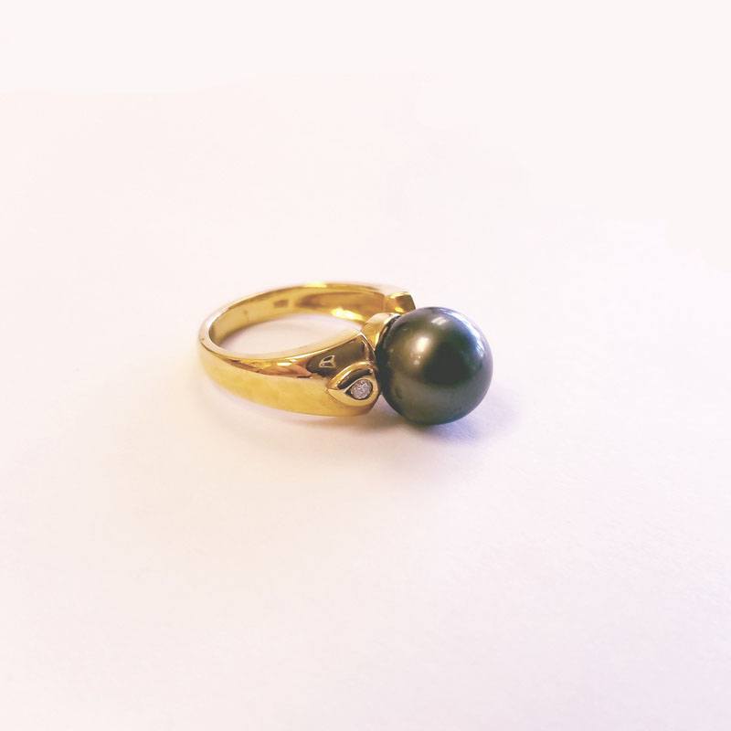 Tara Pearls 18K Yellow Gold Cocktail Ring with Genuine Diamonds and Large Black South Sea Pearl